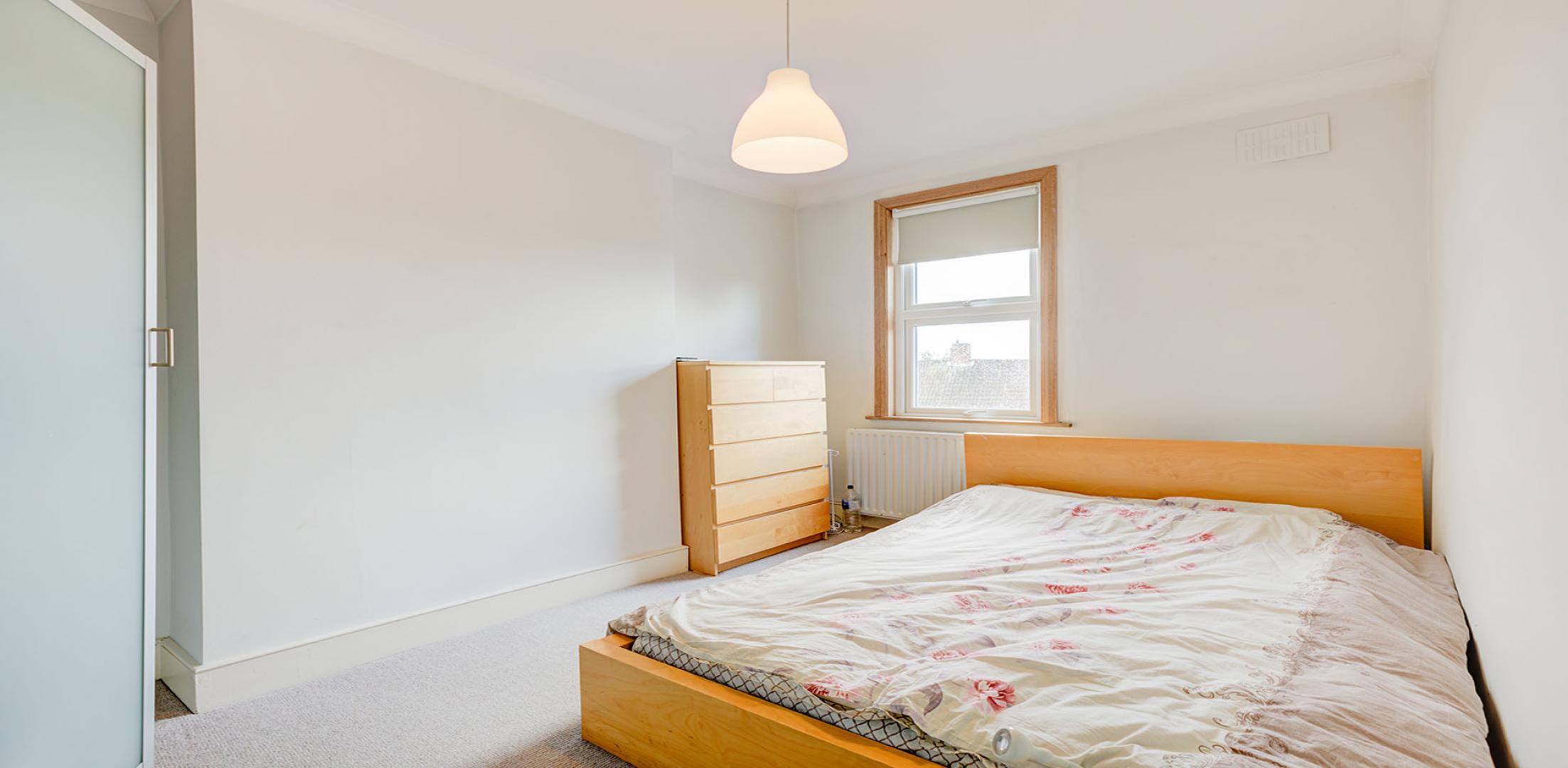 			2 Bedroom, 1 bath, 1 reception Flat			 Charteris Road, QUEENS PARK
